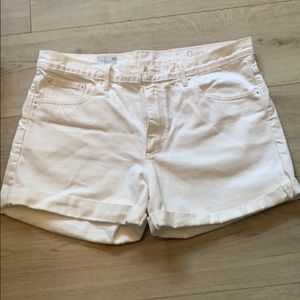 Gap sexy boyfriend jean shorts, white.